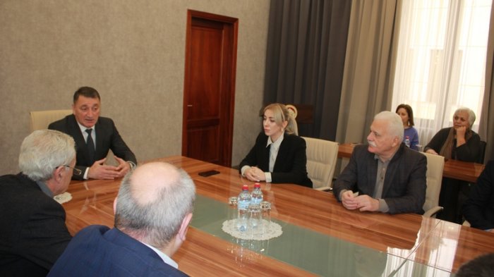 Коллективу Аппарата Правительства представили нового руководителя - Алину Парастаеву 